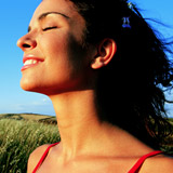 iyl_0622_peacewoman160x160.jpg