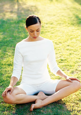iyl_fitness_fatblastyoga.jpg